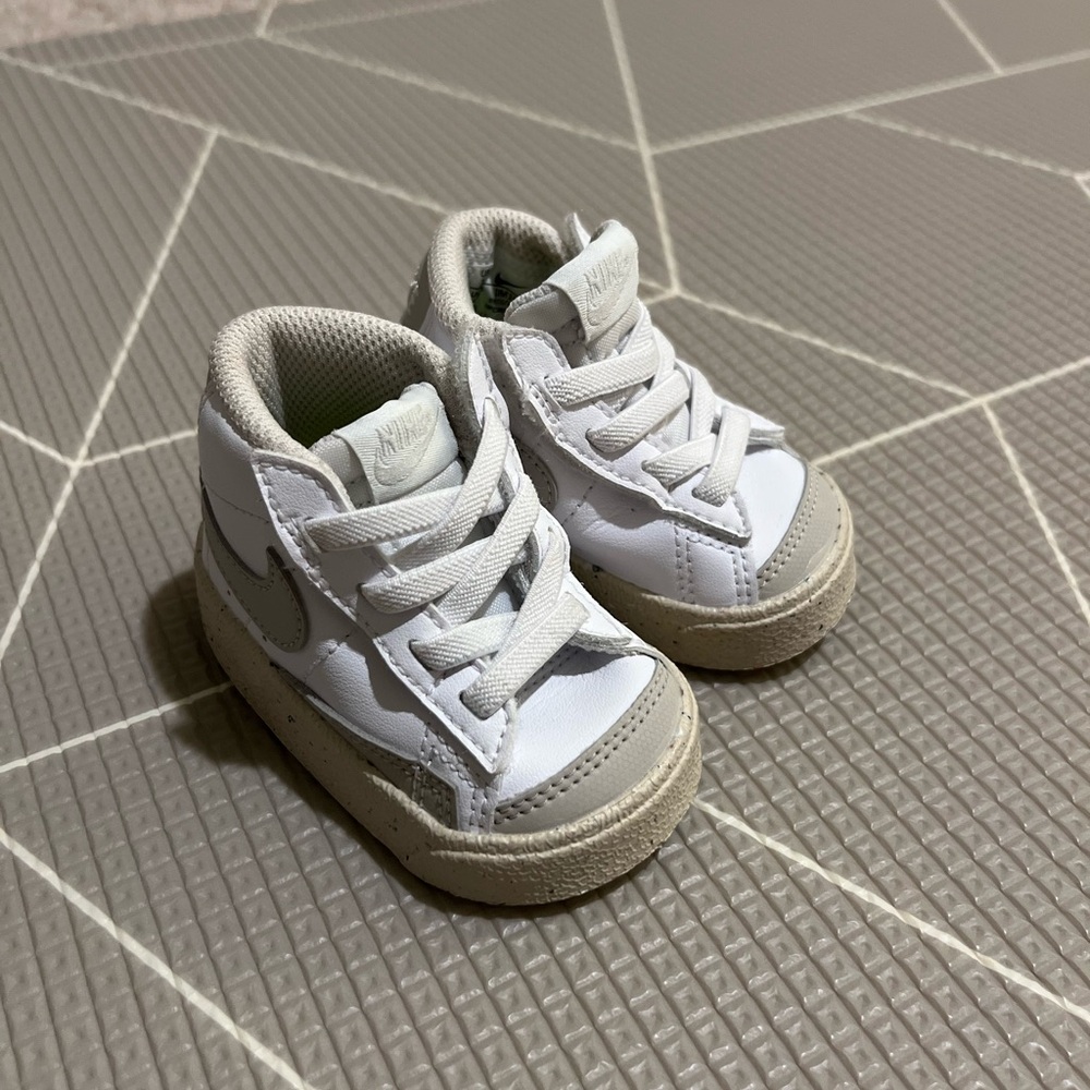 Nike Kids White and Tan Sneakers
